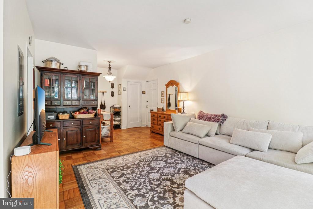 1144 VALLEY DRIVE