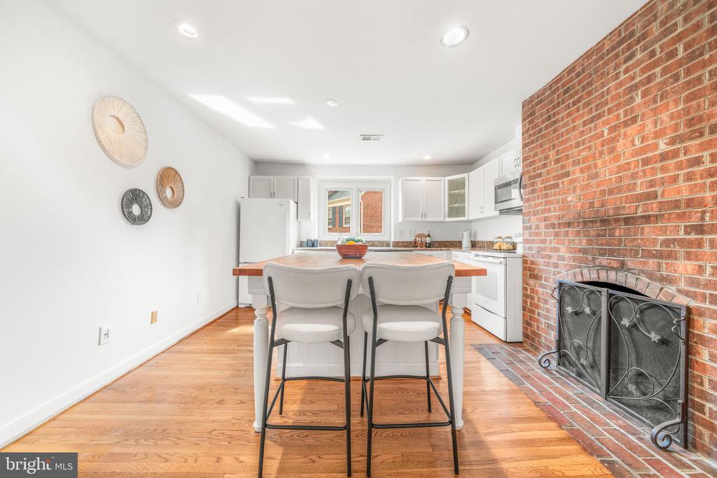 1220 MICHIGAN COURT