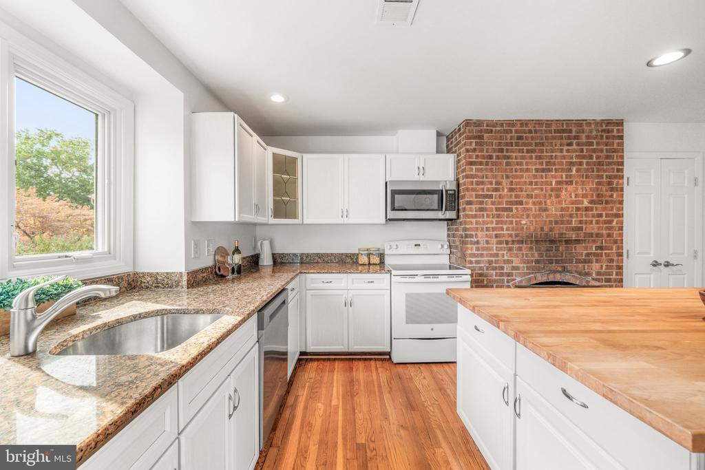 1220 MICHIGAN COURT