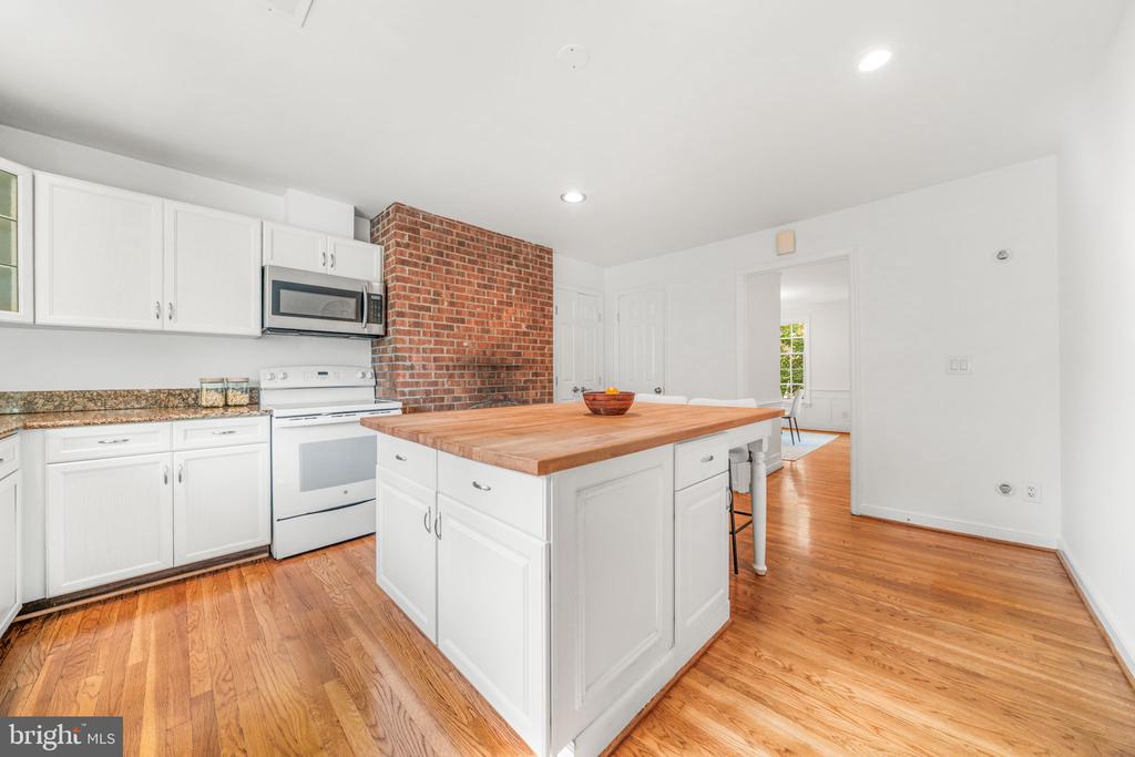 1220 MICHIGAN COURT