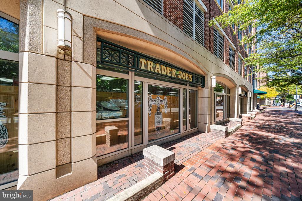 1220 MICHIGAN COURT