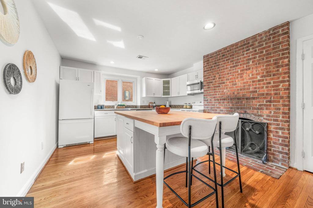 1220 MICHIGAN COURT