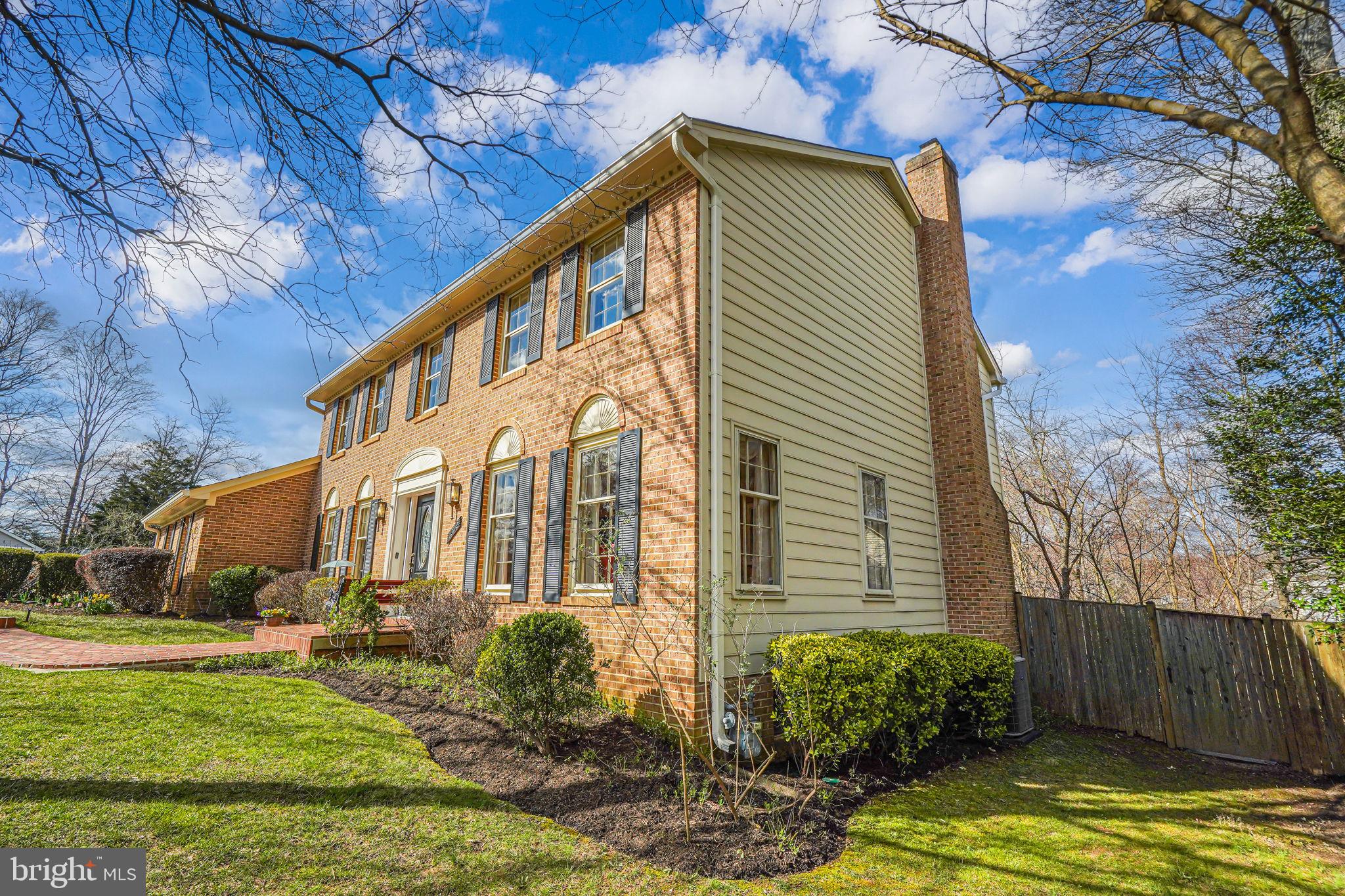 4602 Tiffin Pl