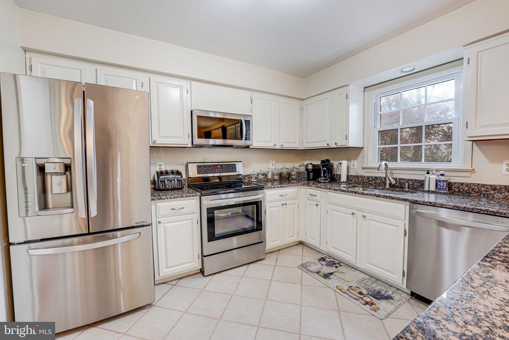 8573 Raglan Rd