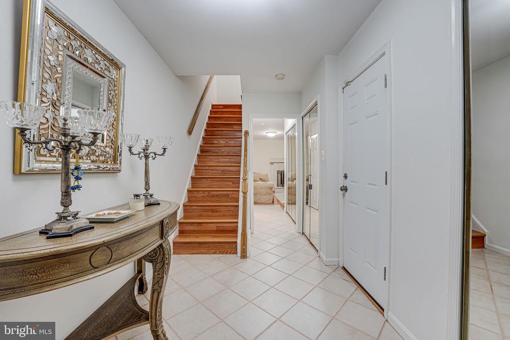 8573 Raglan Rd