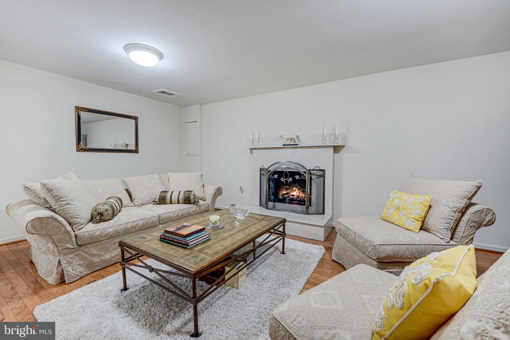 8573 Raglan Rd