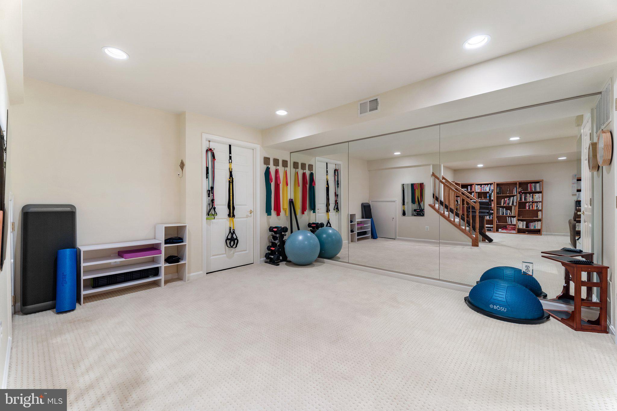 10835 Oakcrest Ct