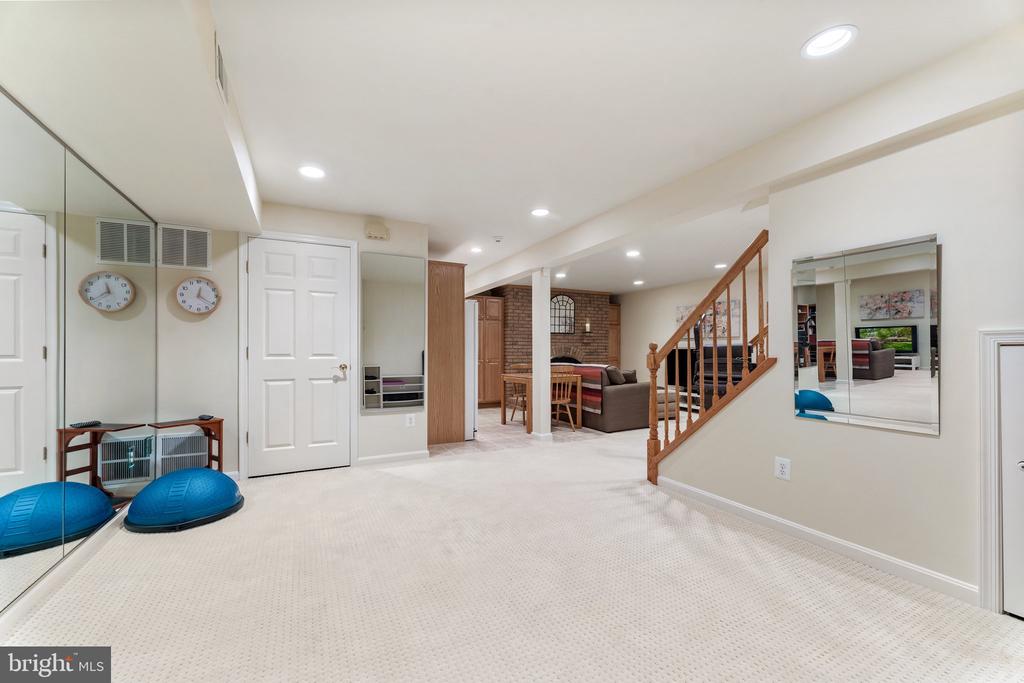10835 Oakcrest Ct