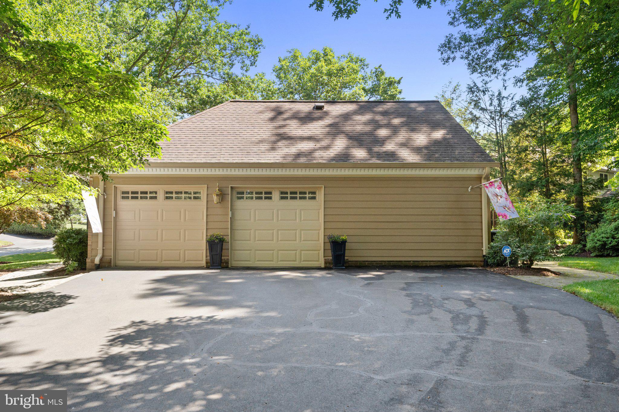 10835 Oakcrest Ct