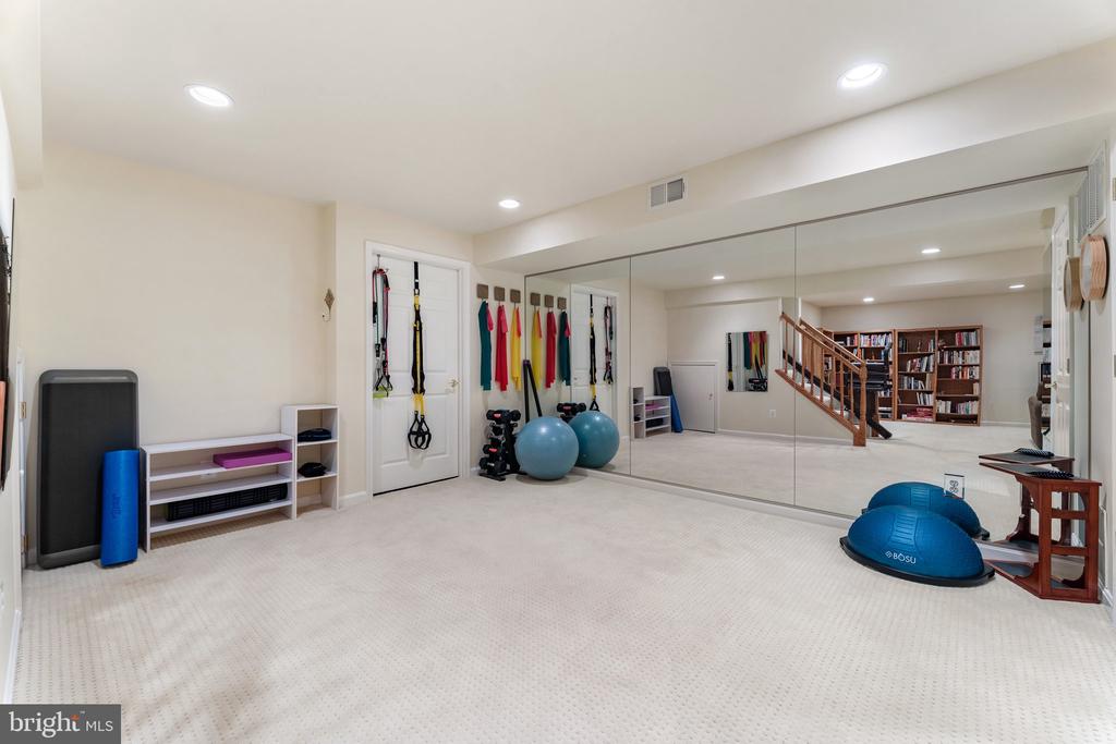 10835 Oakcrest Ct