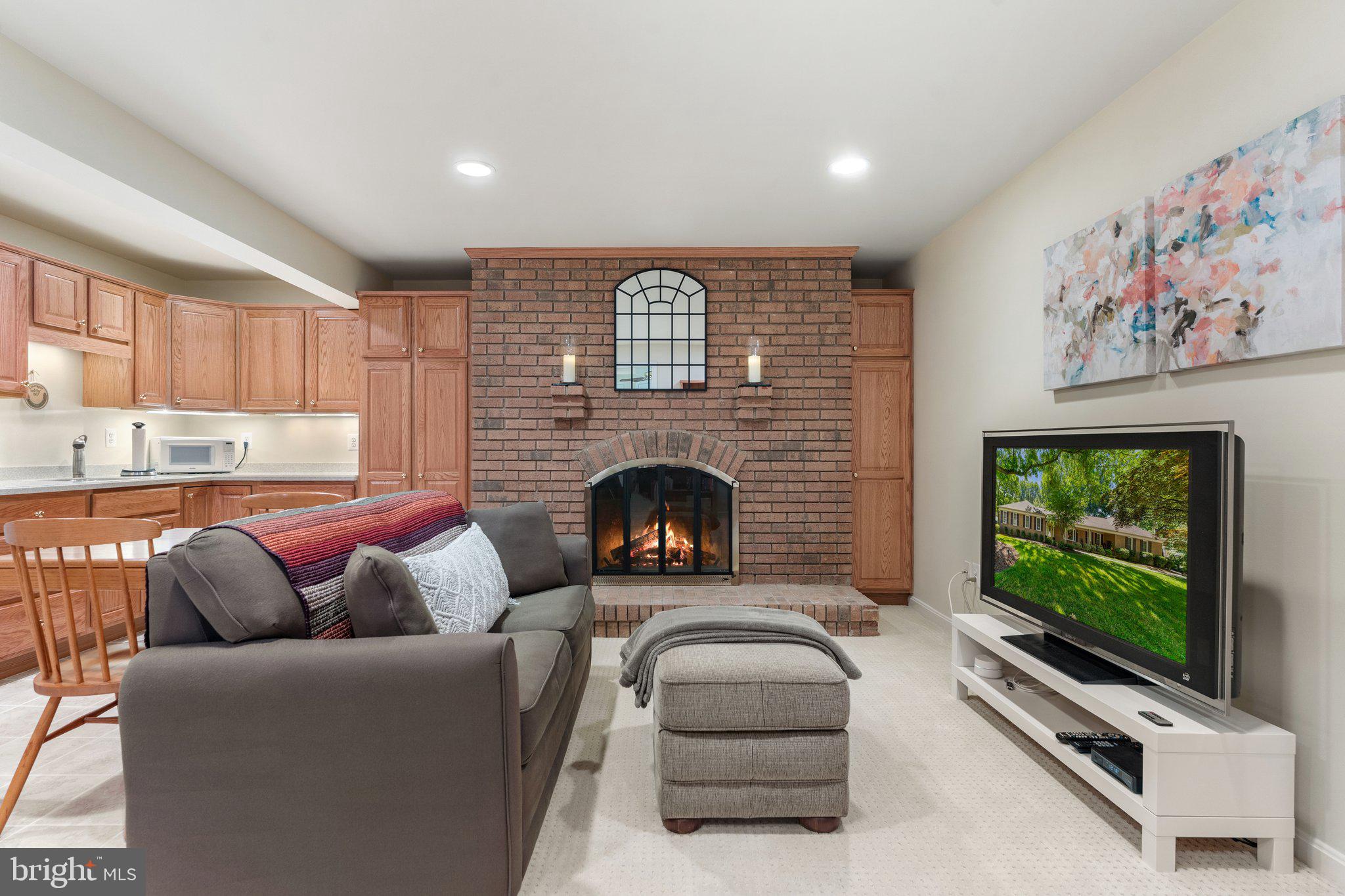 10835 Oakcrest Ct