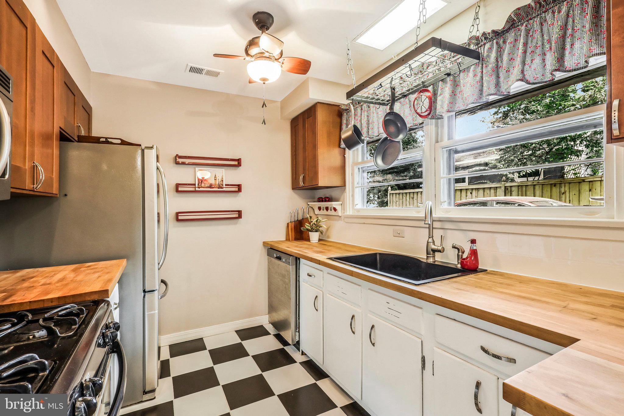 3132 Manor Rd