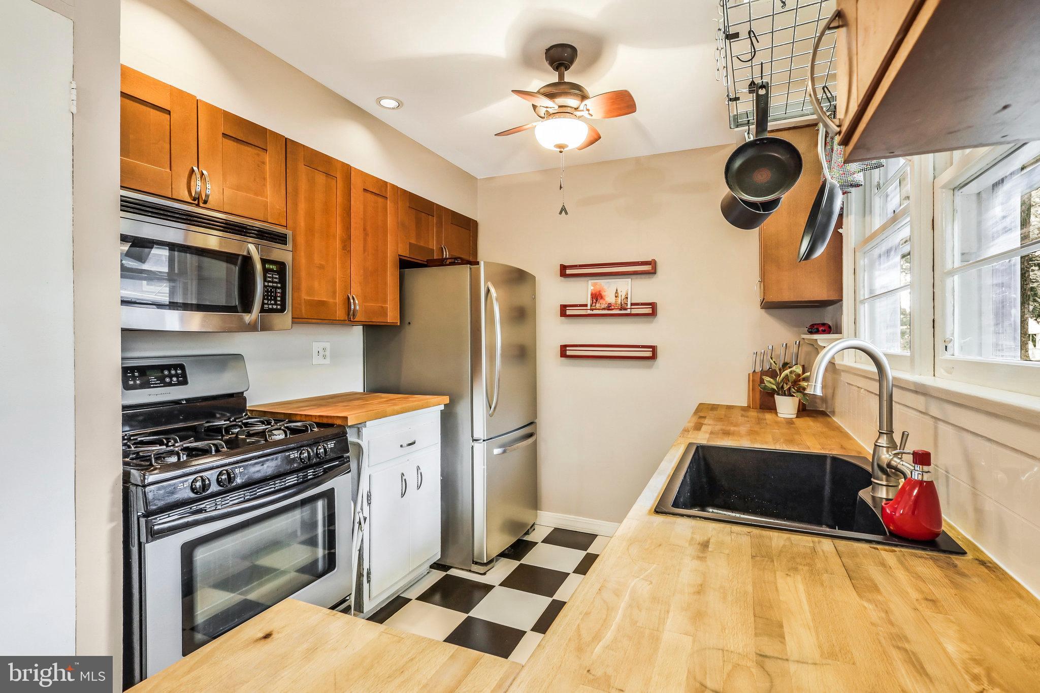 3132 Manor Rd