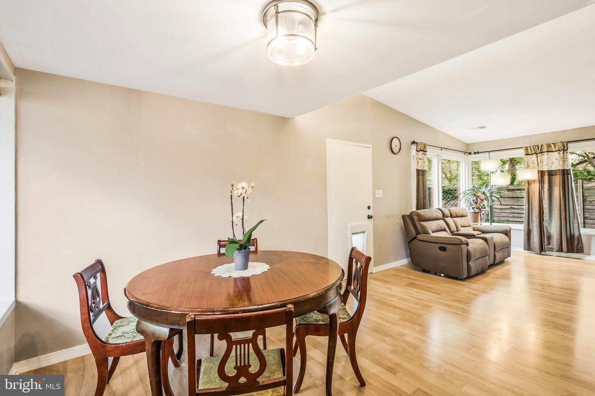 3132 Manor Rd