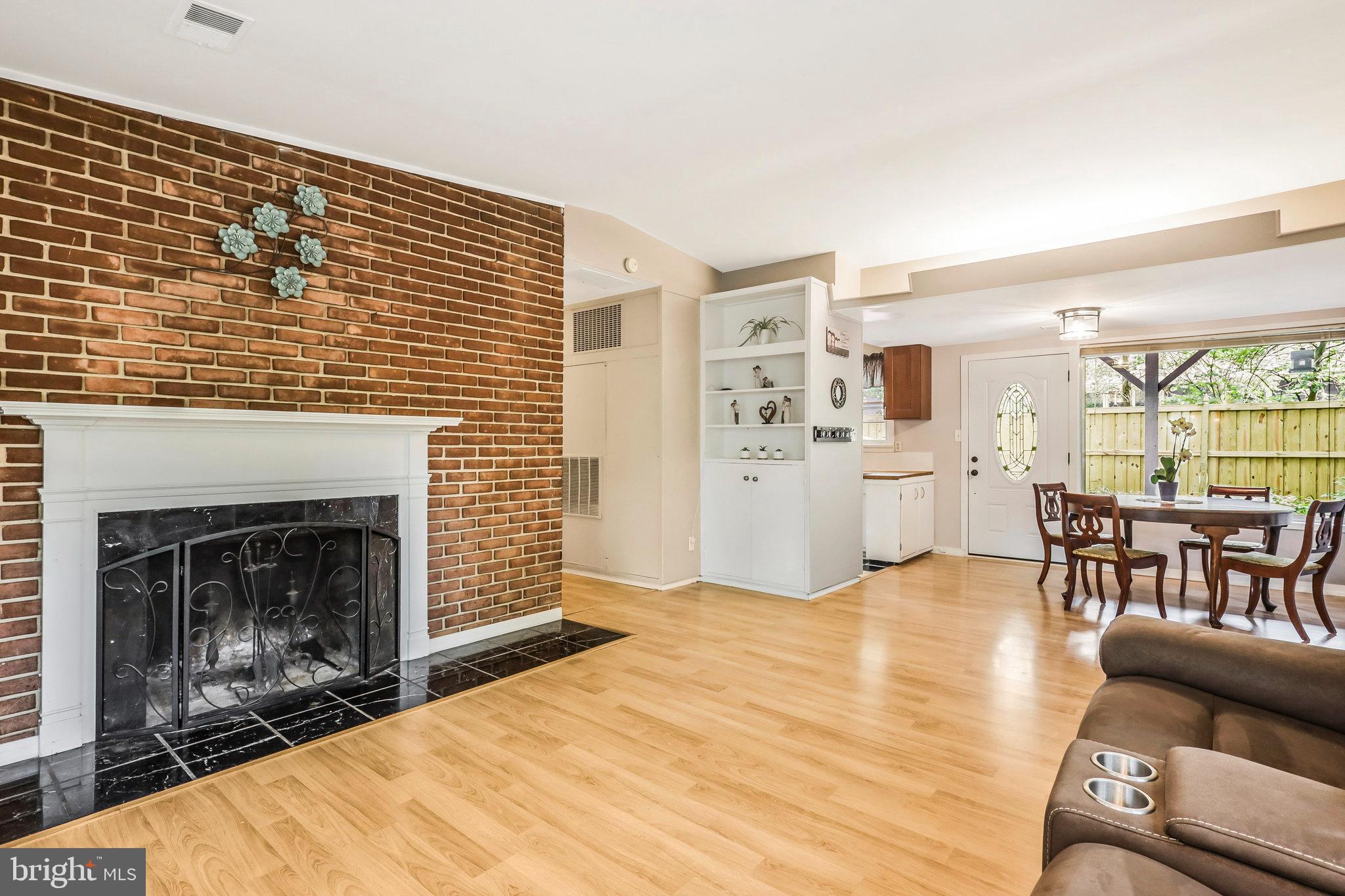 3132 Manor Rd