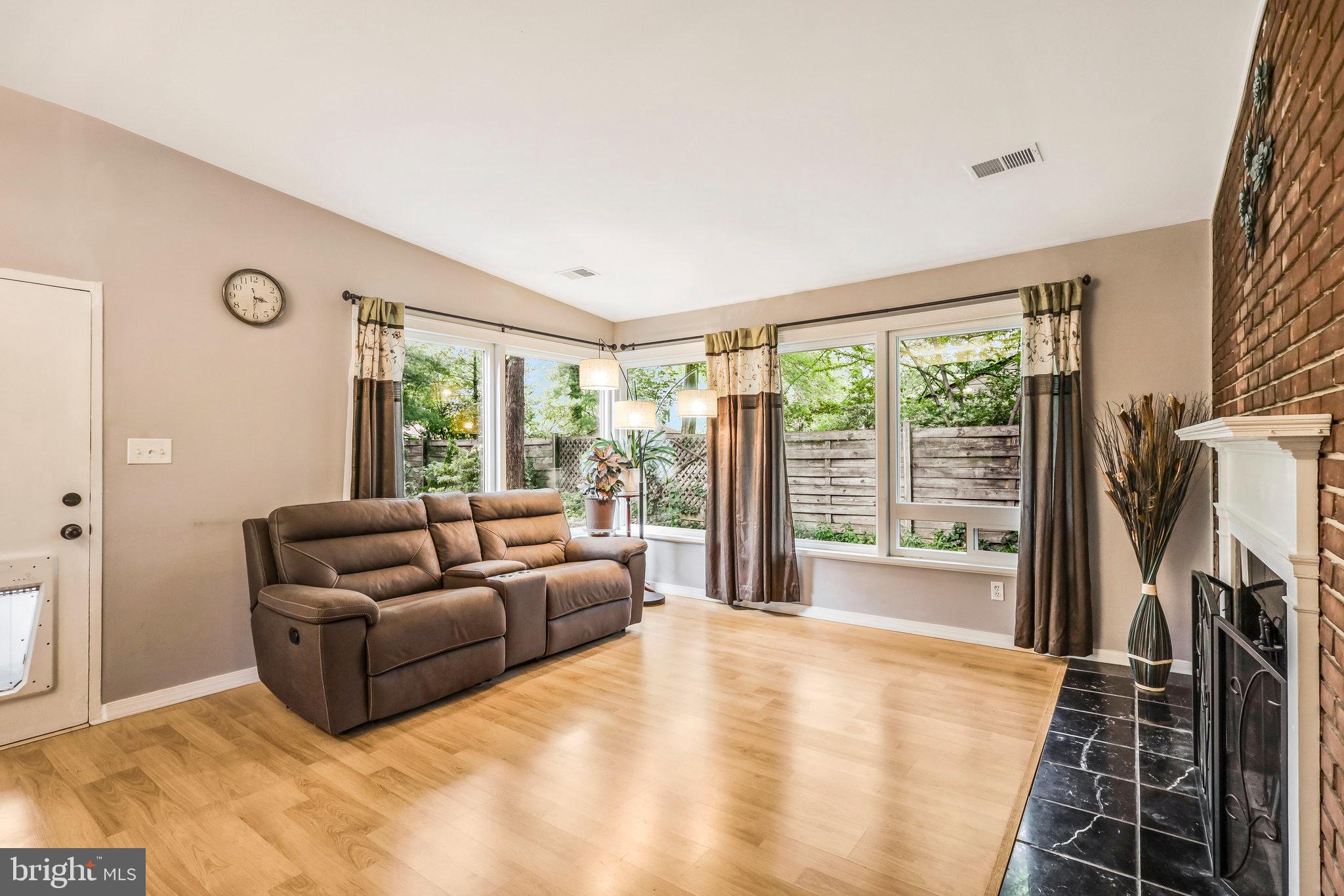 3132 Manor Rd