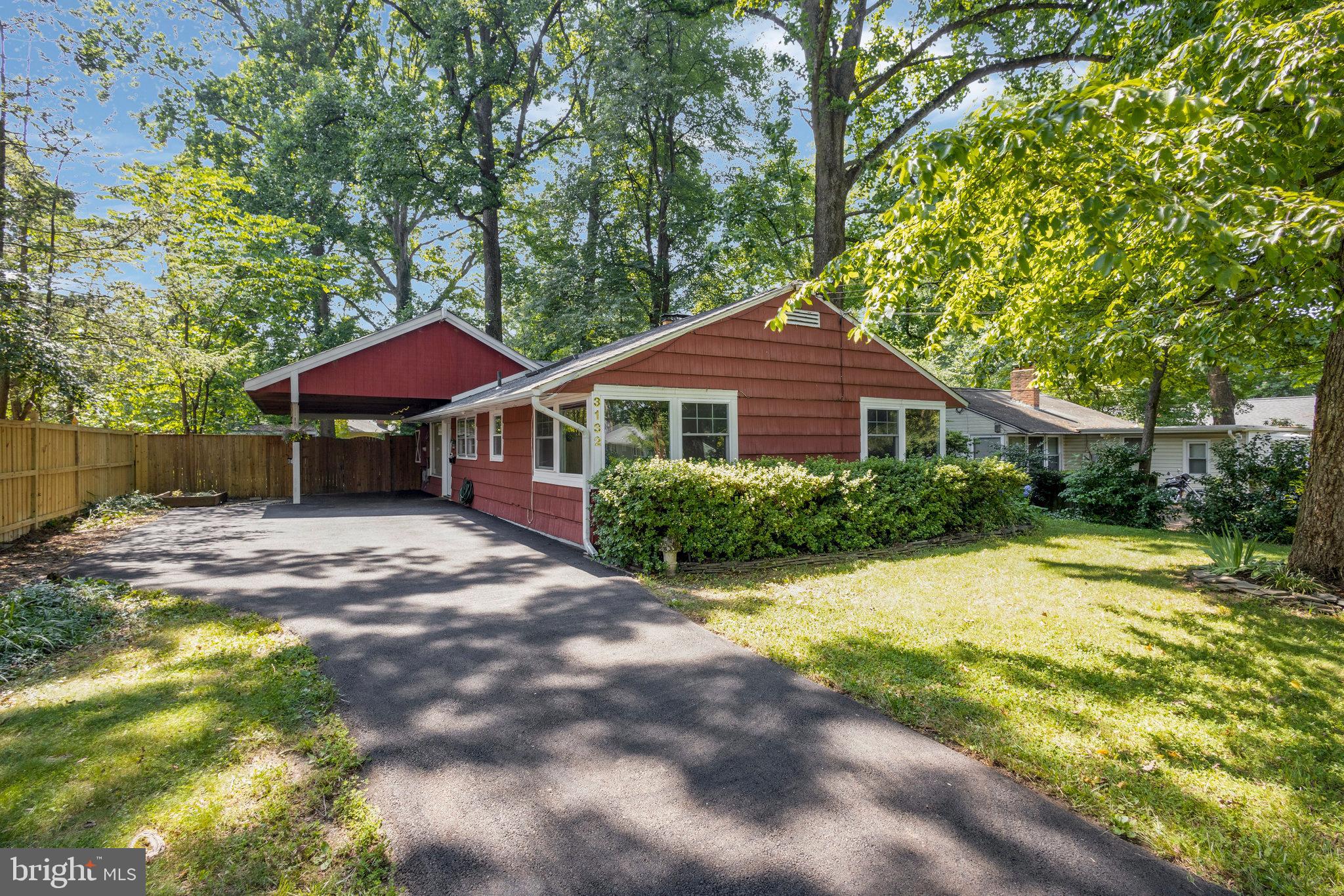 3132 Manor Rd