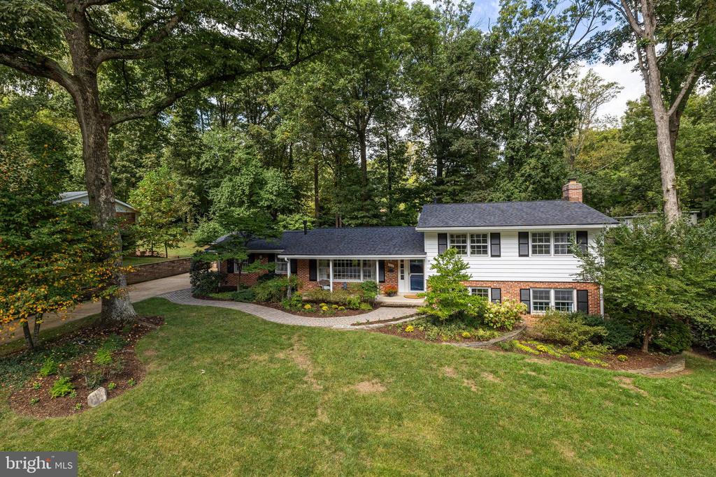 9110 Hamilton Dr