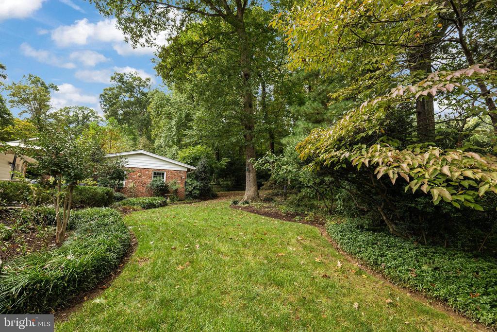 9110 Hamilton Dr