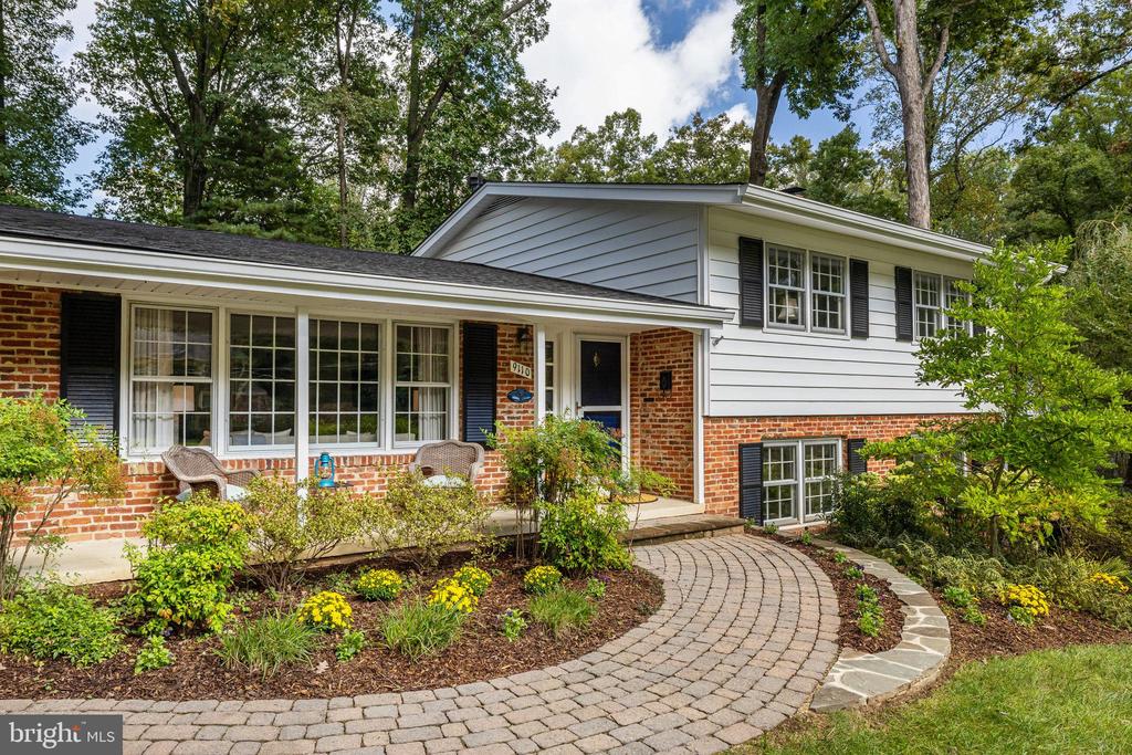 9110 Hamilton Dr