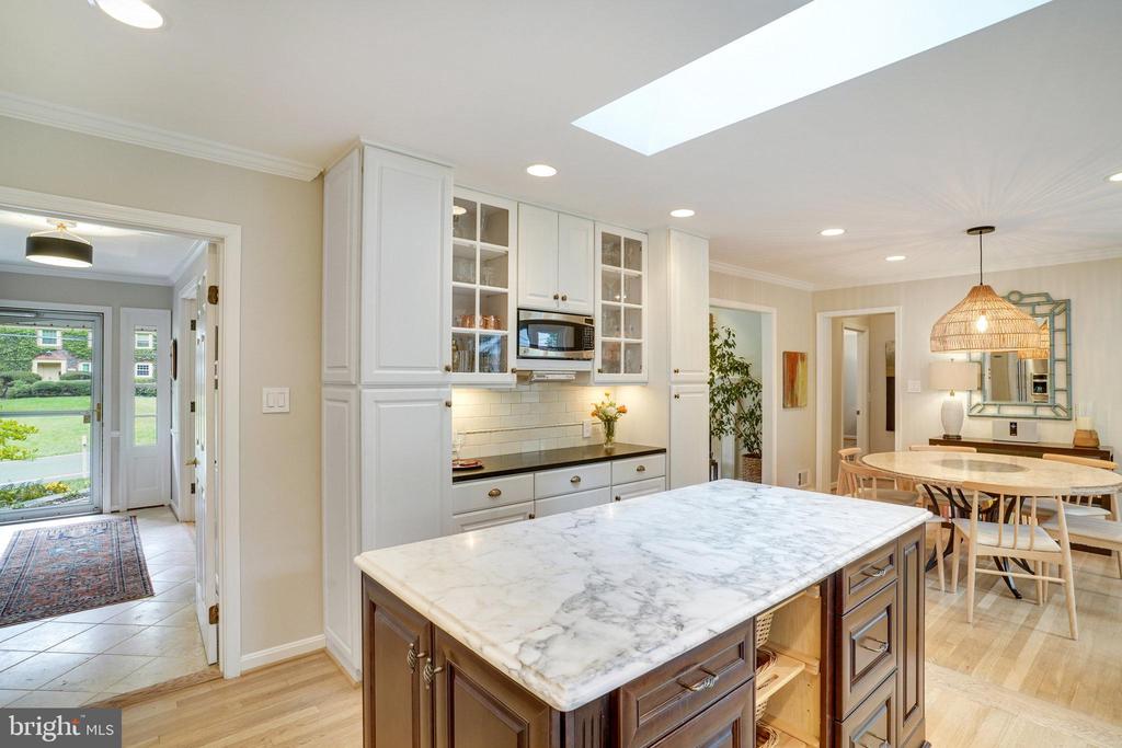 9110 Hamilton Dr