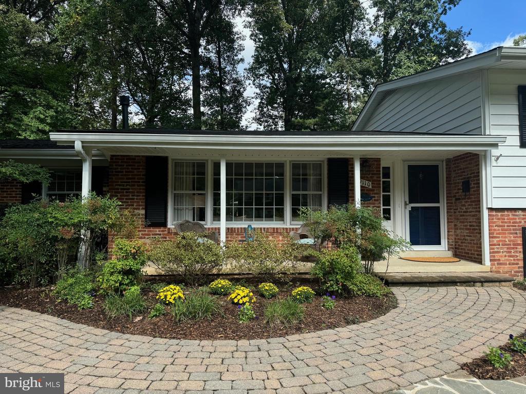 9110 Hamilton Dr