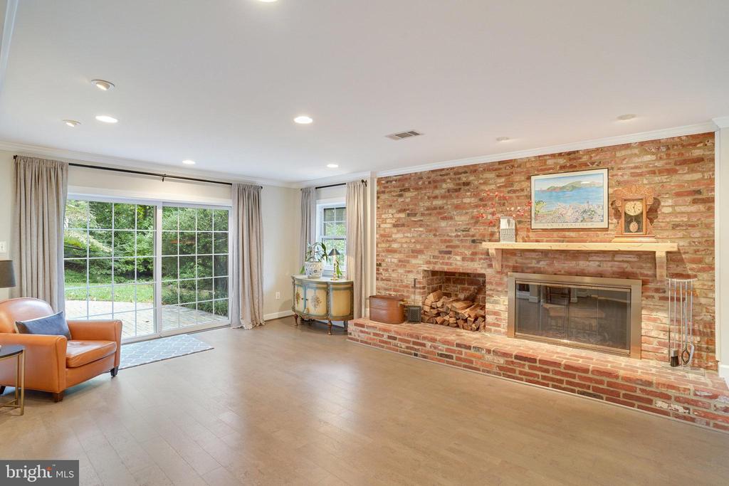 9110 Hamilton Dr