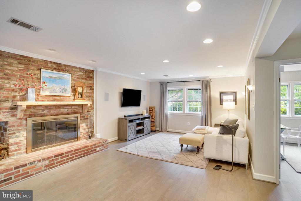 9110 Hamilton Dr
