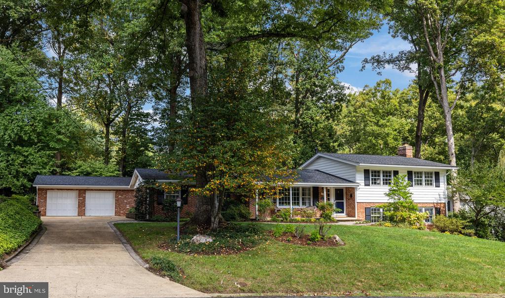 9110 Hamilton Dr