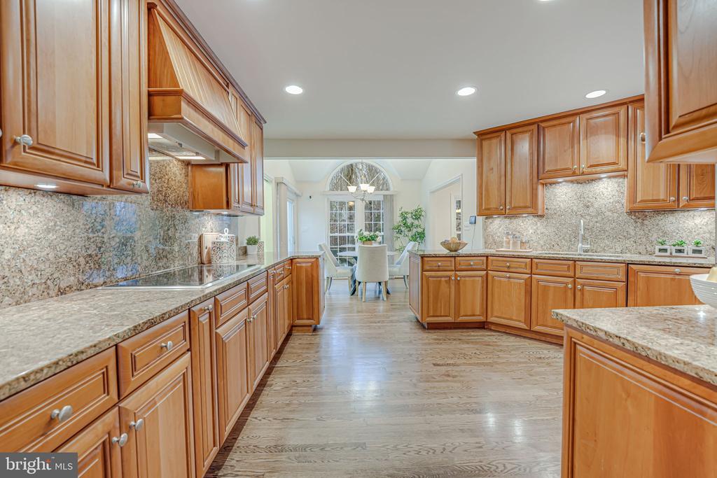 6600 Baymeadow Ct
