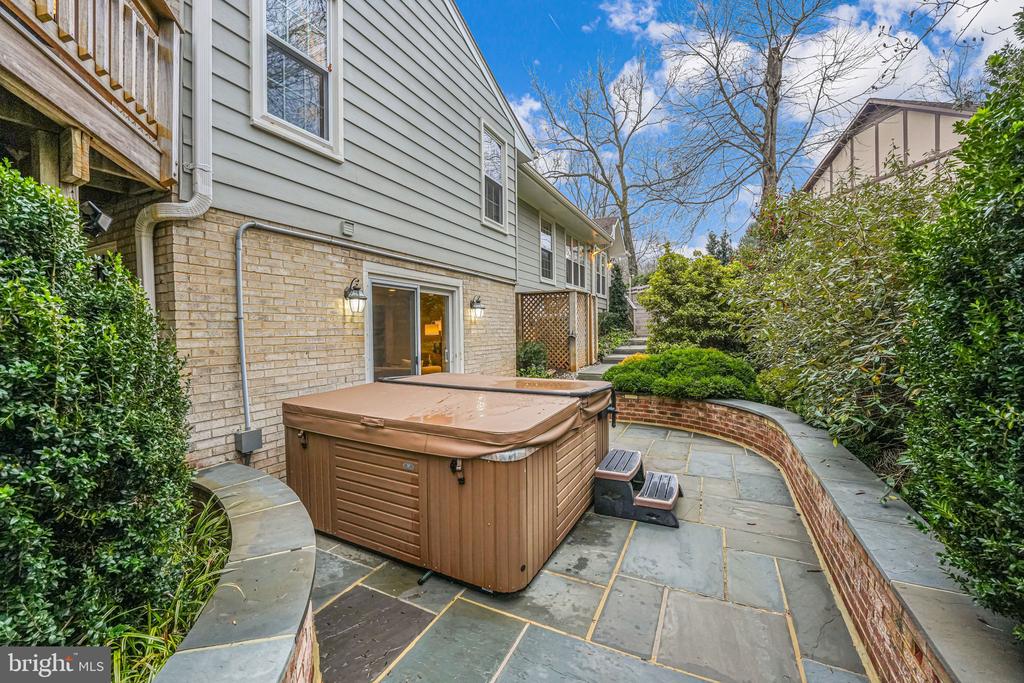 6600 Baymeadow Ct