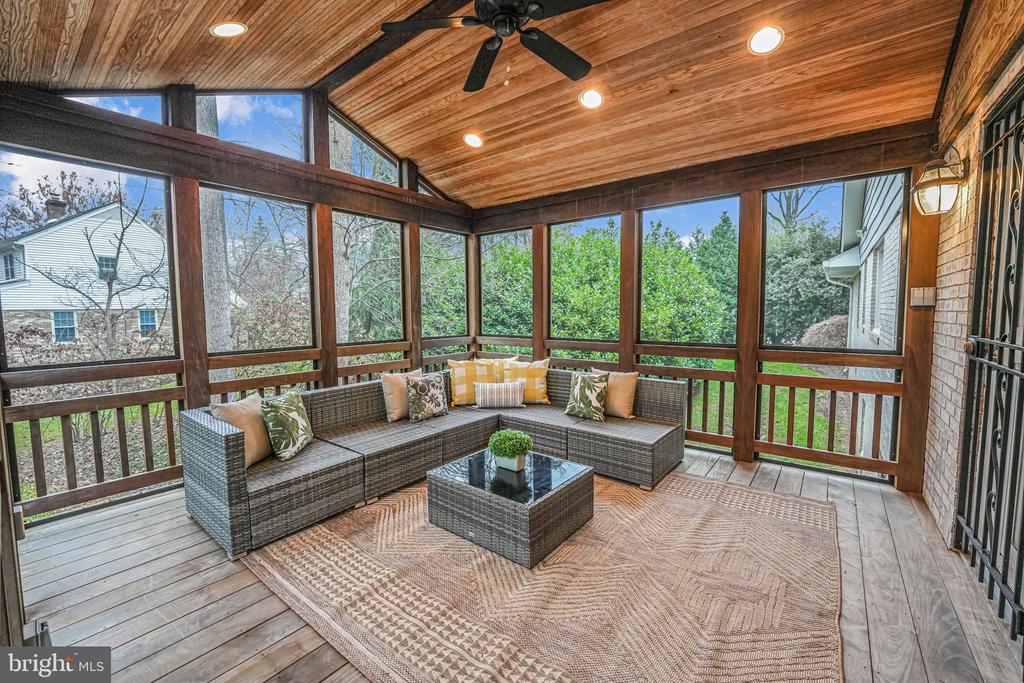 6600 Baymeadow Ct