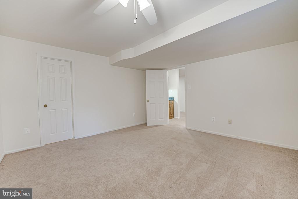 6600 Baymeadow Ct