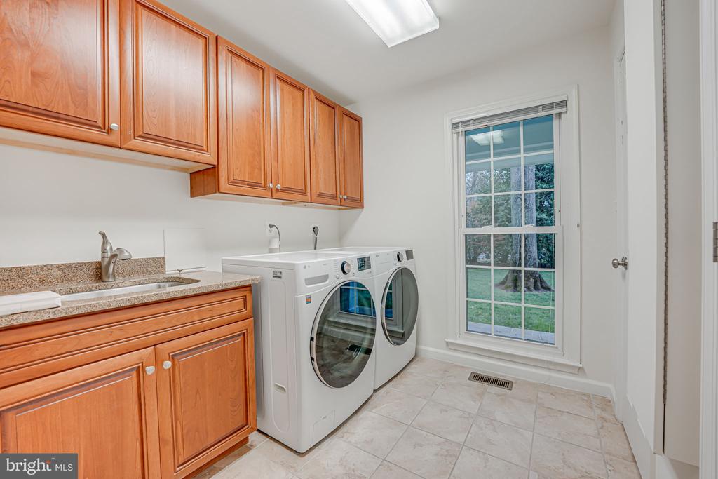 6600 Baymeadow Ct