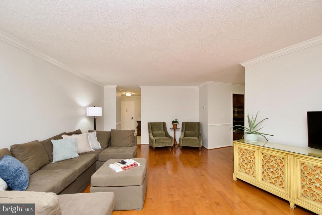 5904 Mount Eagle Dr #1104