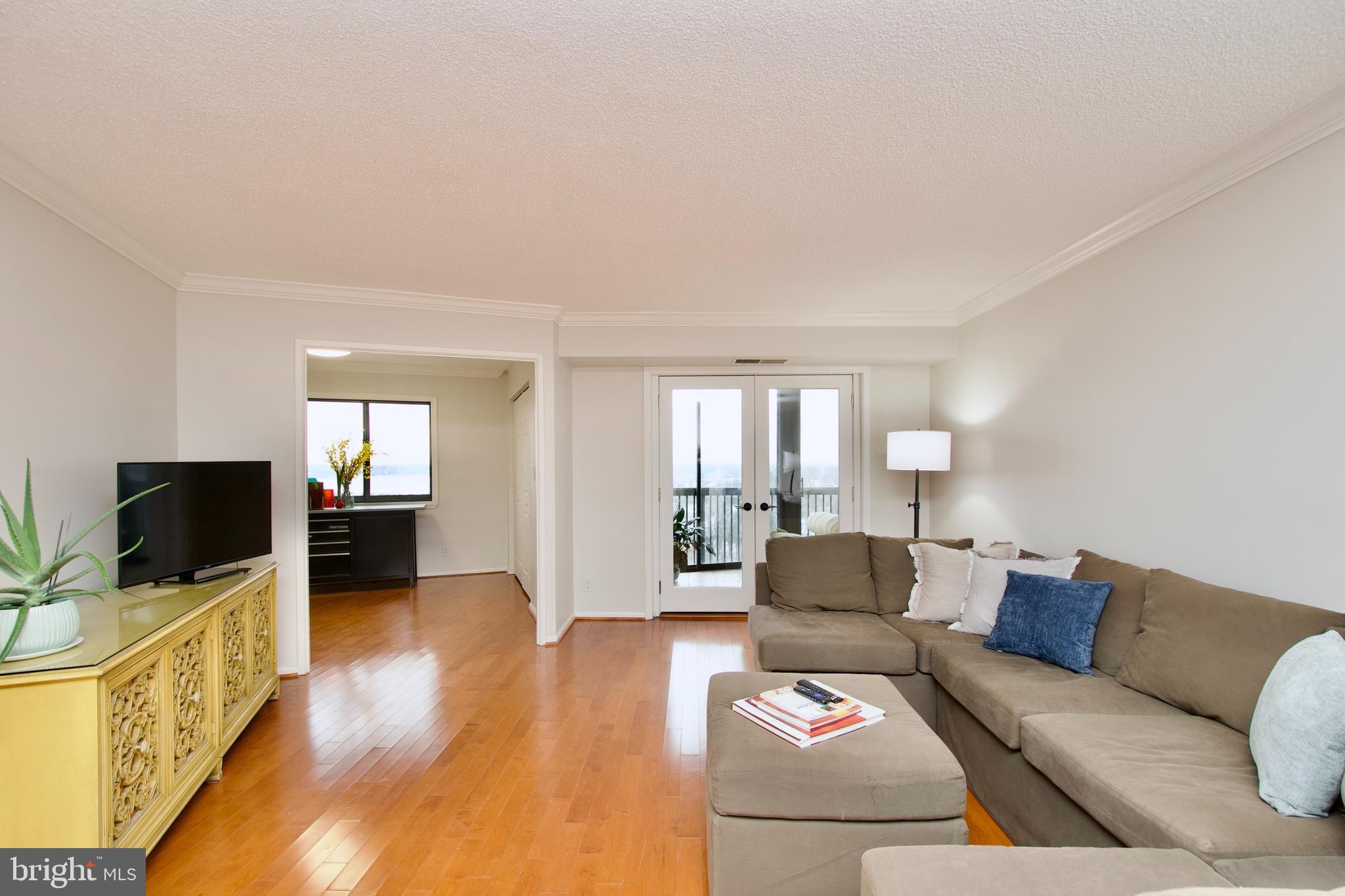 5904 Mount Eagle Dr #1104