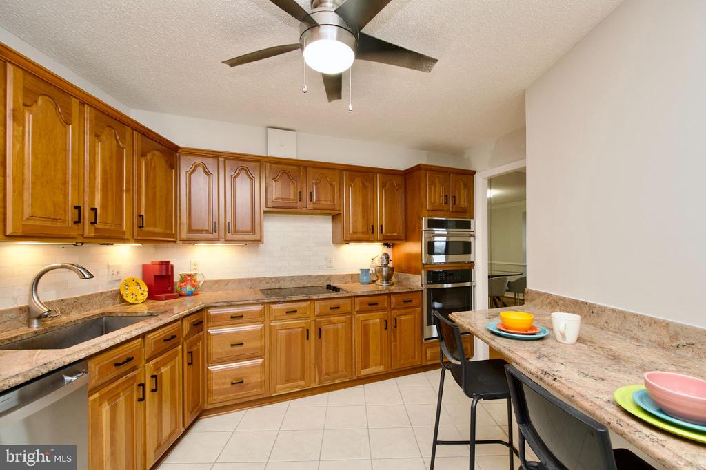5904 Mount Eagle Dr #1104