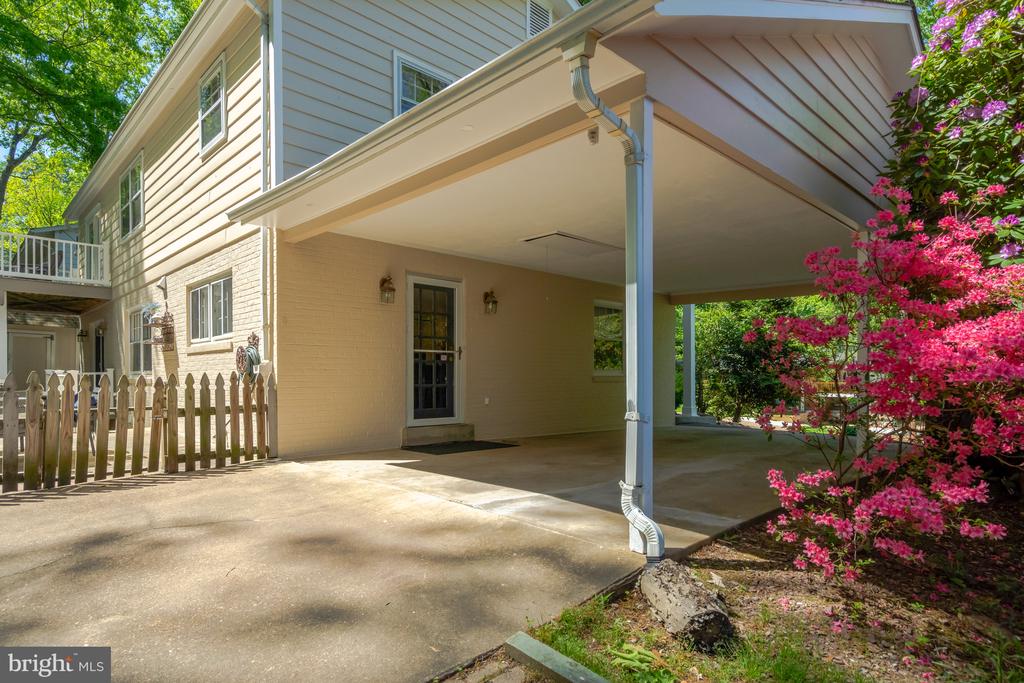 3313 Midland Rd