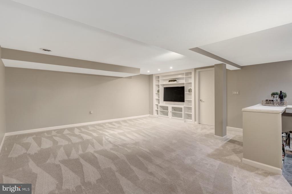 3313 Midland Rd