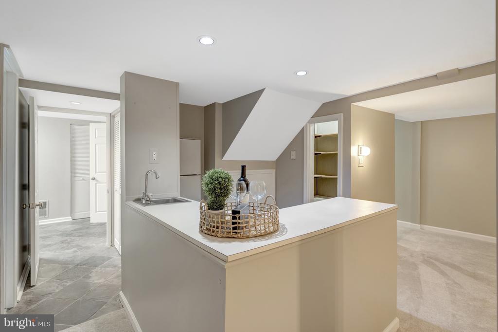 3313 Midland Rd