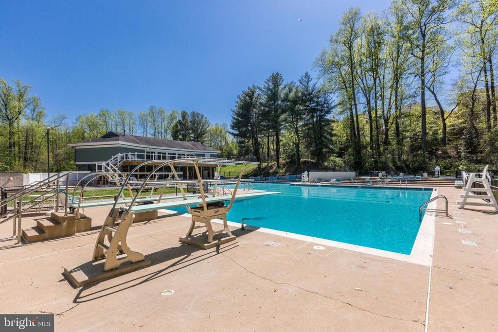 3313 Midland Rd