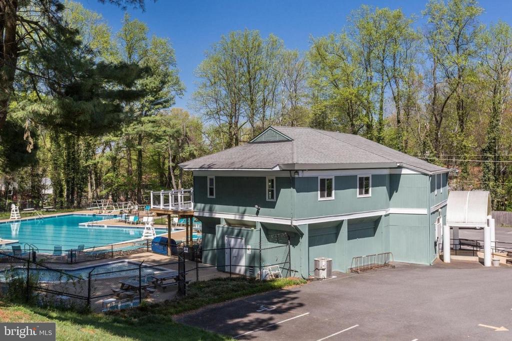 3313 Midland Rd