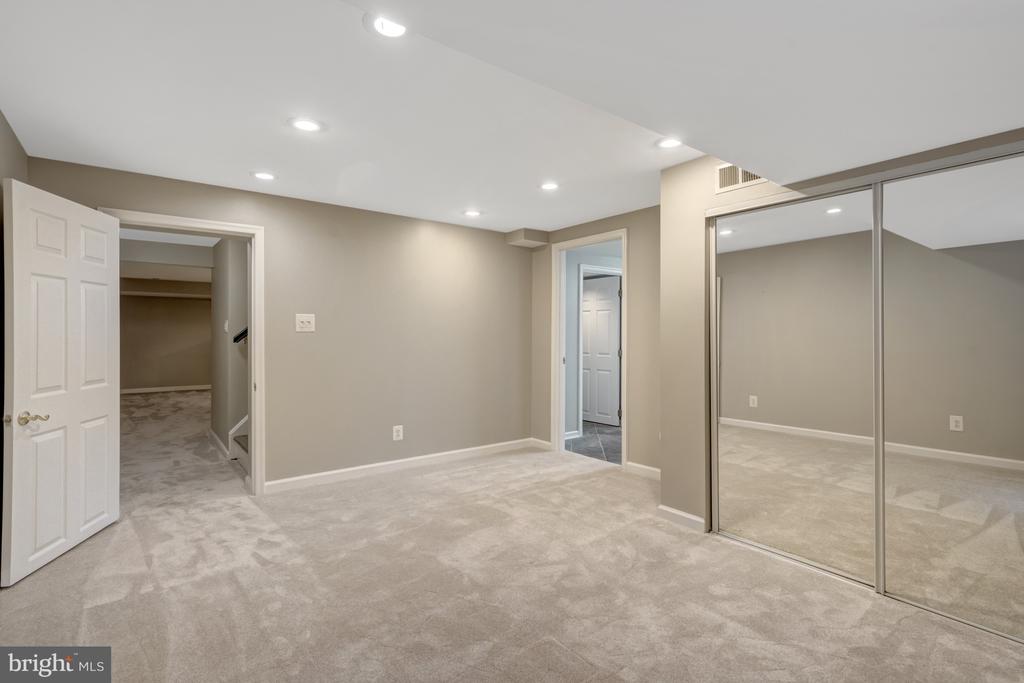 3313 Midland Rd