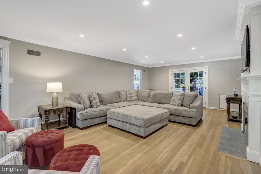 3313 Midland Rd