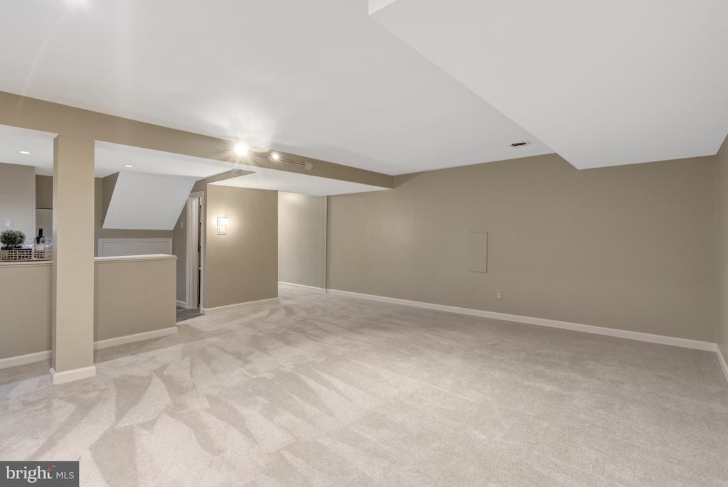 3313 Midland Rd