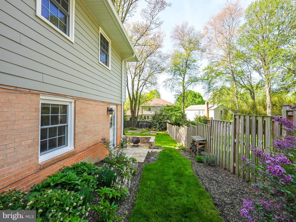 8513 Quaint Ln