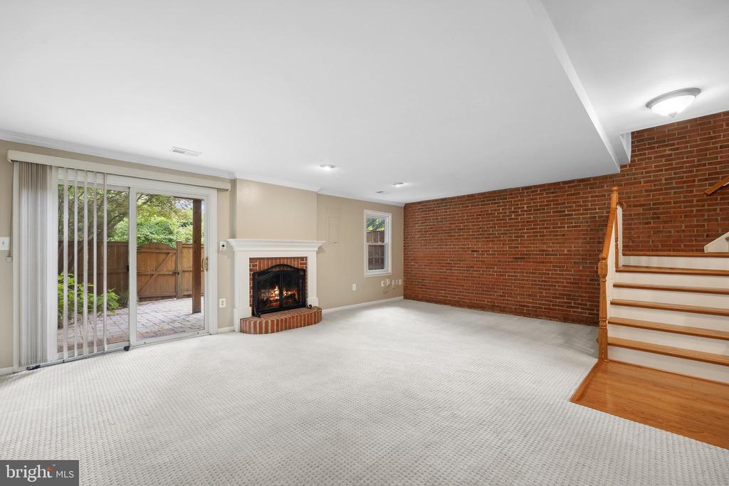 2893 SUTTON OAKS LANE