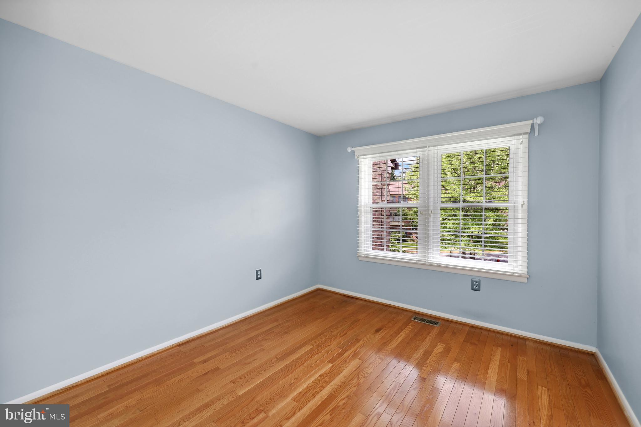 2893 SUTTON OAKS LANE