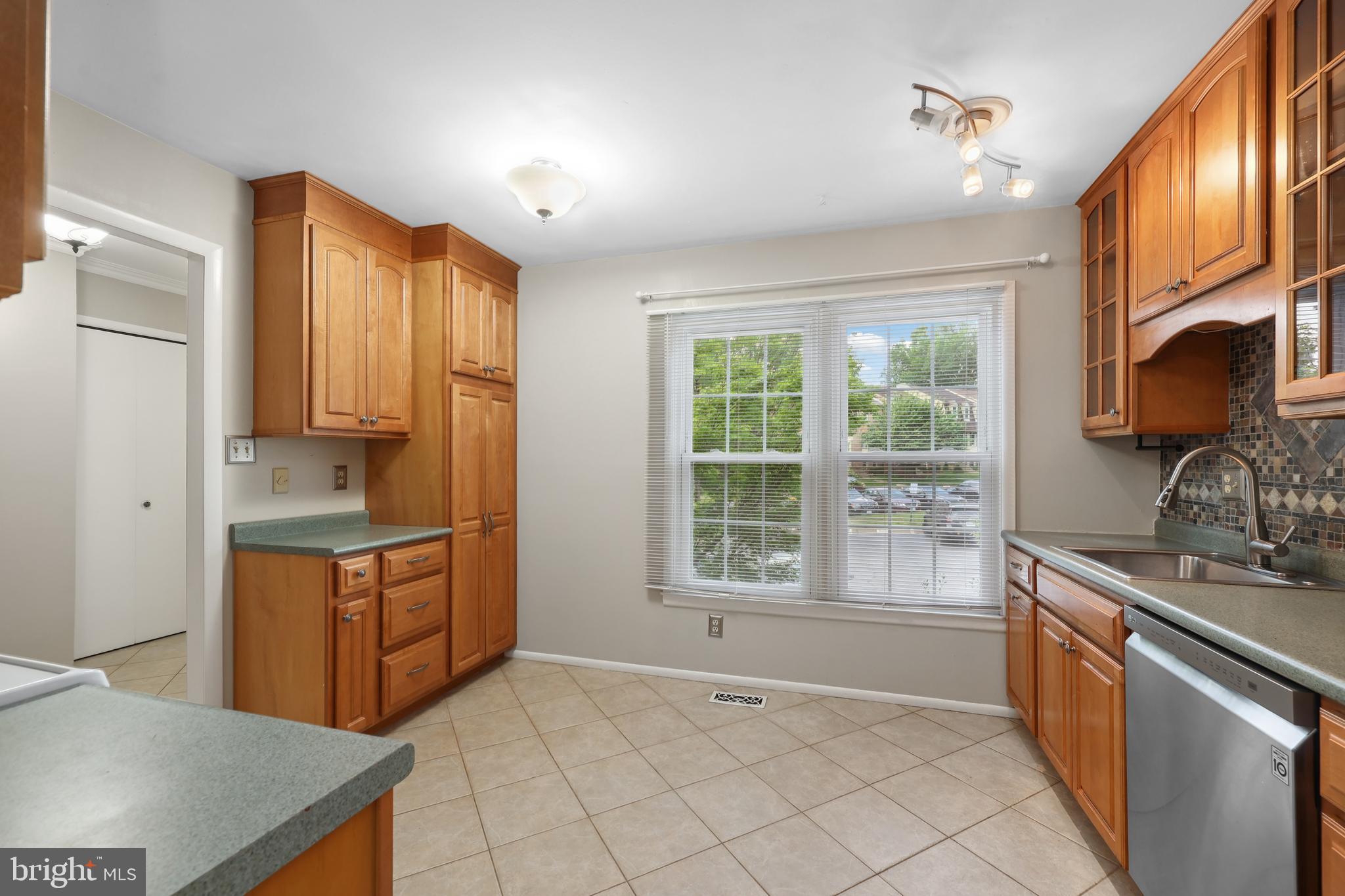 2893 SUTTON OAKS LANE