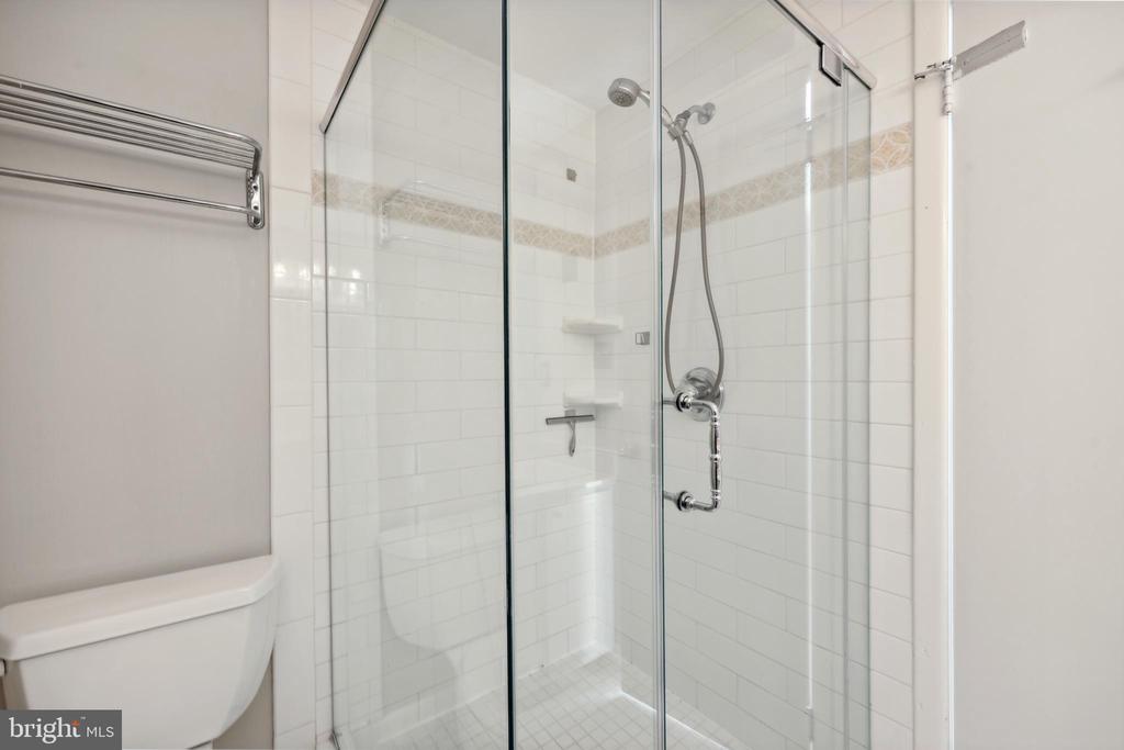 2893 SUTTON OAKS LANE